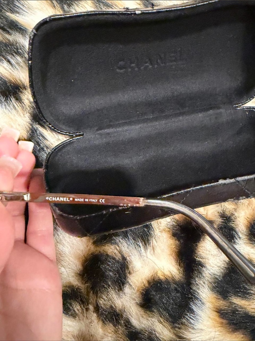 CHANEL Clear Rimless Sunglasses with Crystal CC Accent - Picture 6 of 8